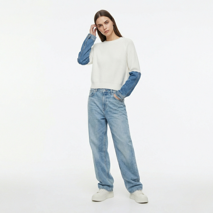 Sweatshirt with contrast sleeves
